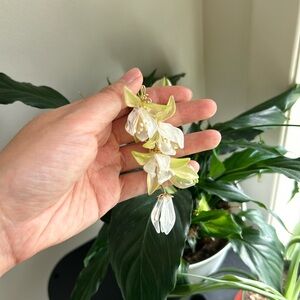 Light green floral hair clip/brooch